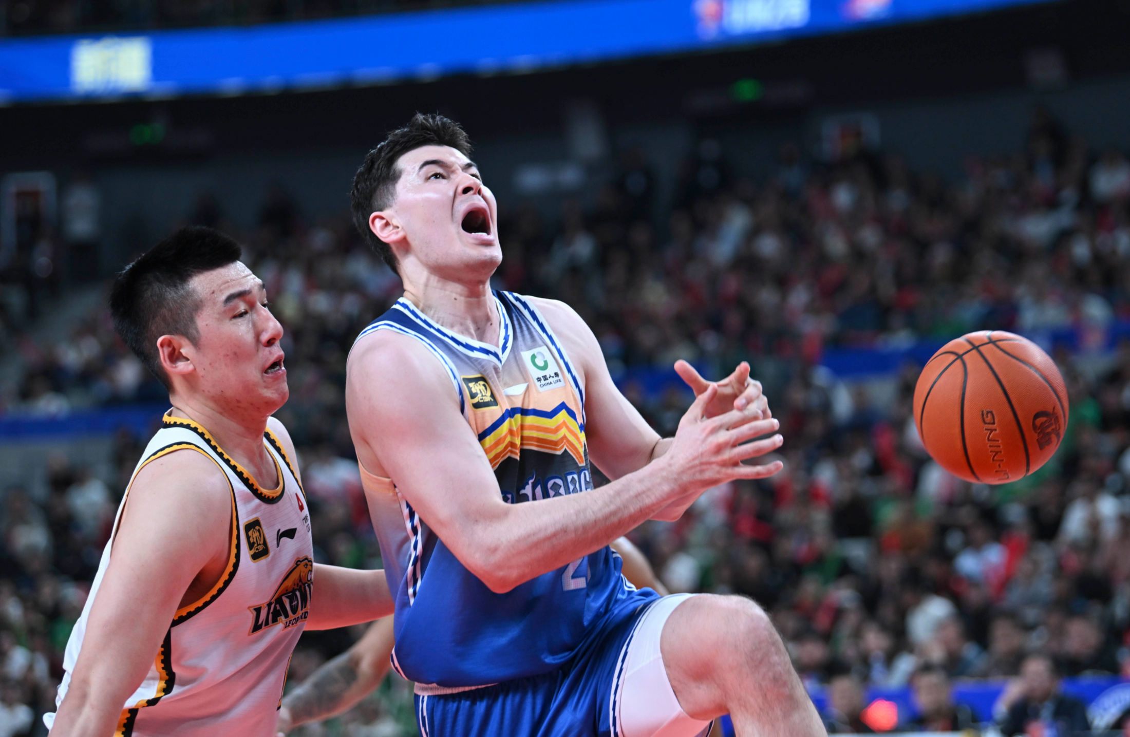 鹈鹕完胜北京队，恩比德关键制胜