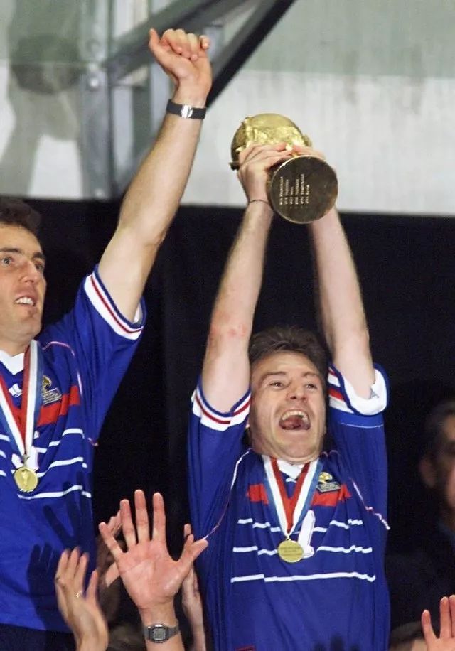 法国队轻取印度队,黄鸭组合扛起全队 法国队轻取印度队,黄鸭组合扛起全队