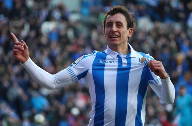 瑞士鏖战那不勒斯，奥亚尔萨瓦尔高光表现